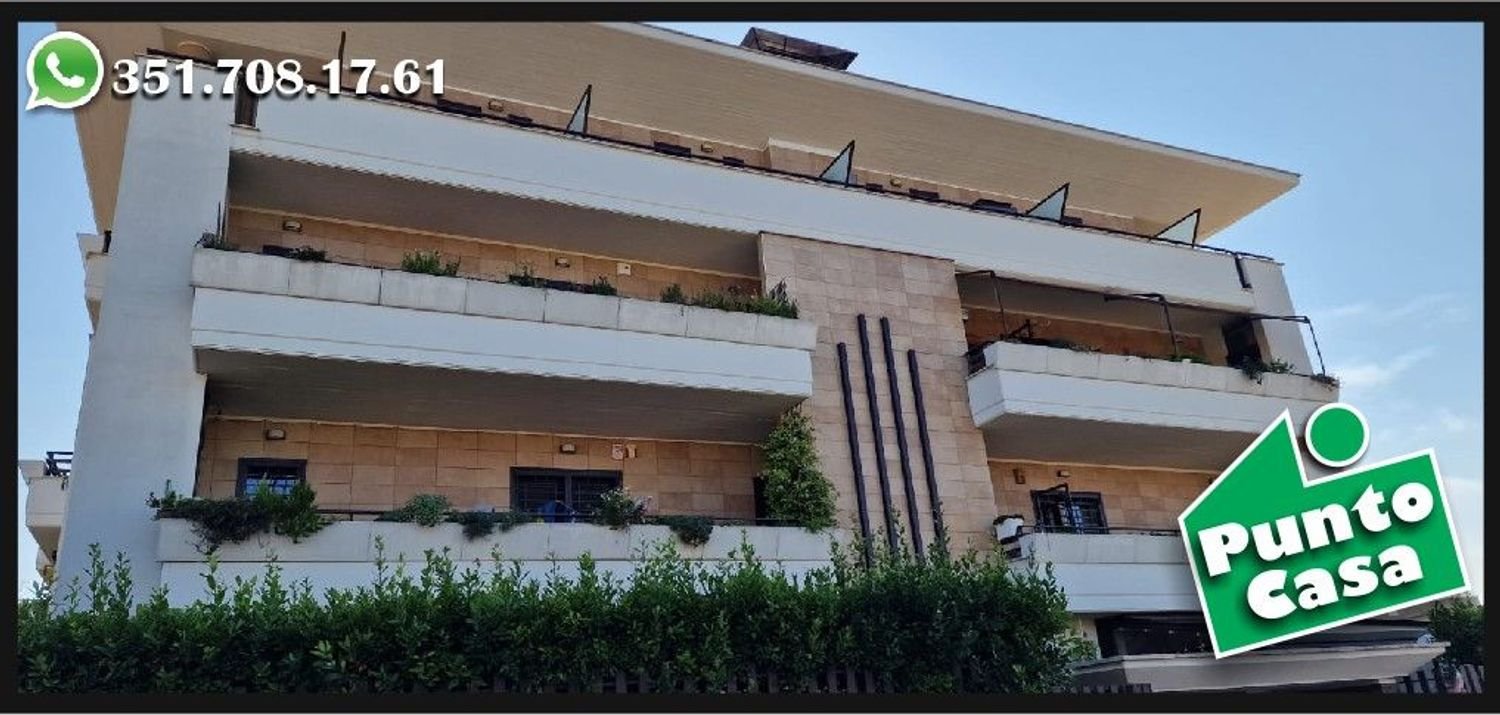 Apartamento de 3 habitaciónes en Rome, Italy No. 208397