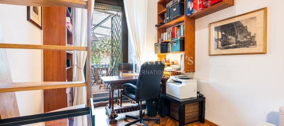 5 bedrooms Apartment in Rome, Italy No. 310807 16