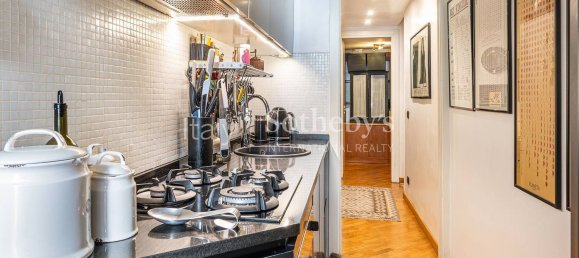 5 bedrooms Apartment in Rome, Italy No. 310807 6