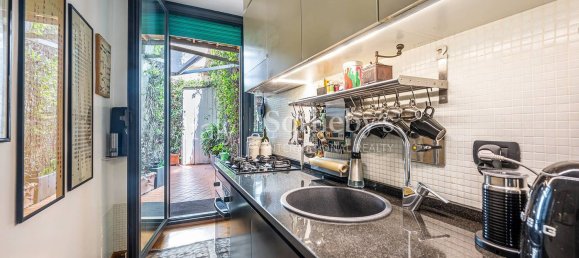 5 bedrooms Apartment in Rome, Italy No. 310807 9