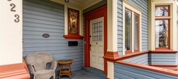 3 bedrooms House in British Columbia, Canada No. 1341 6