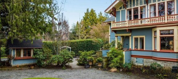 3 bedrooms House in British Columbia, Canada No. 1341 4