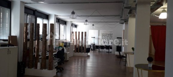 5 rooms Office in Agrate Brianza, Italy No. 211438 10