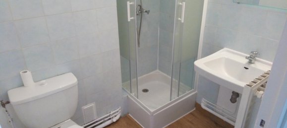 Estudio en Bourges, France No. 253271 3