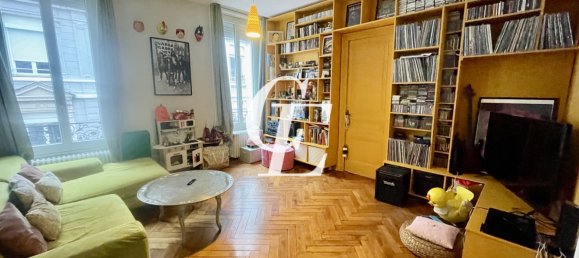 Квартира с 3 спальнями в Сент-Этьен, Франция № 240334 5