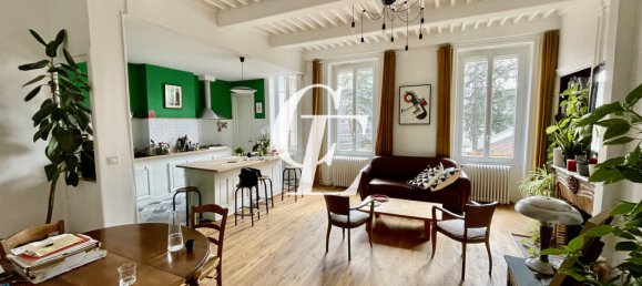 Квартира с 3 спальнями в Сент-Этьен, Франция № 240334 3