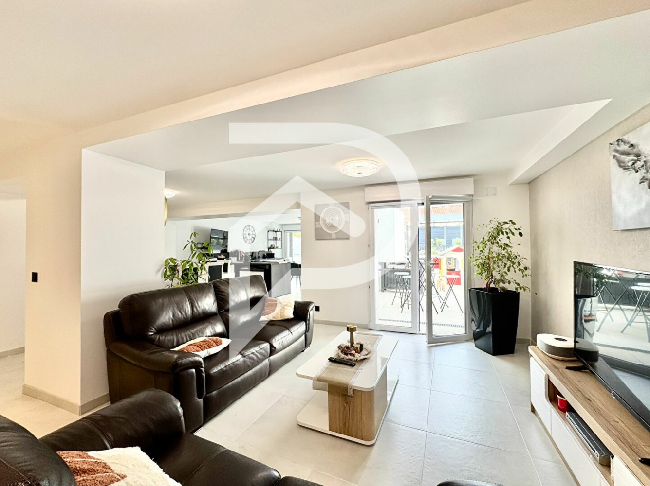 4 Schlafzimmer Haus in Avril, France, Nr. 350239