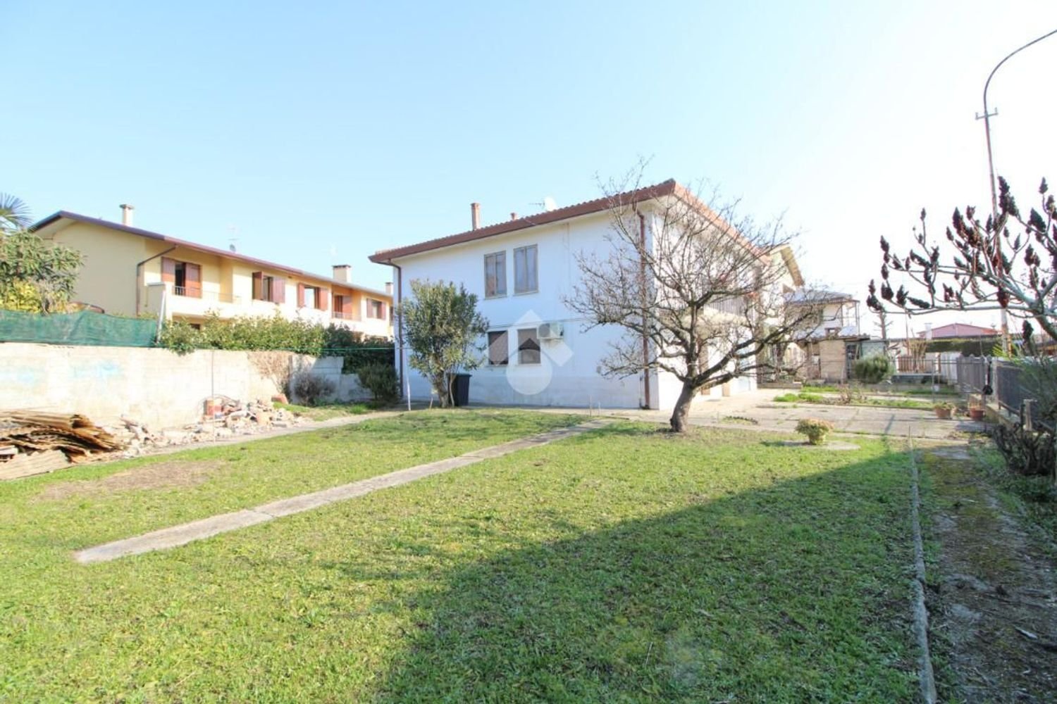 5 rooms House in Pernumia, Italy No. 59414