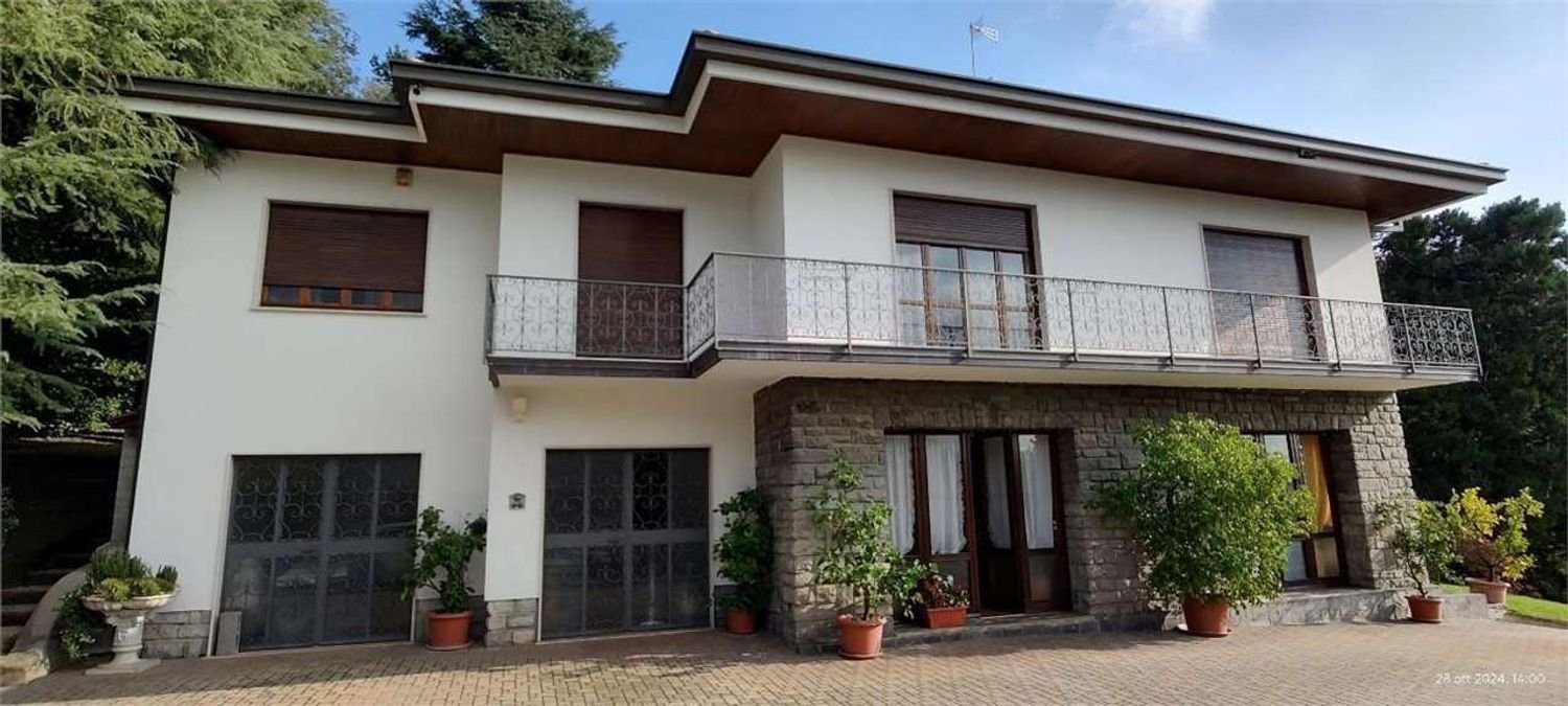 11-salle Villa à Erba, Italy No. 2325