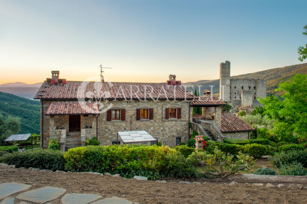 10 bedrooms House in Cortona, Italy No. 129956