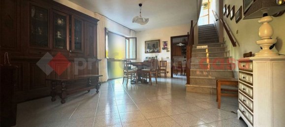 4 Schlafzimmer Doppelhaus in Livorno, Italy, Nr. 348049 2