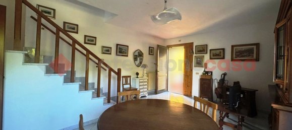 4 Schlafzimmer Doppelhaus in Livorno, Italy, Nr. 348049 7