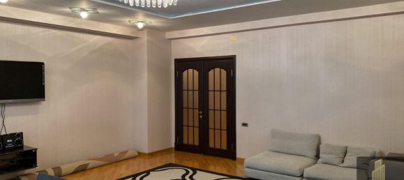 3 bedrooms Apartment in Nasimi, Azerbaijan No. 1696 3