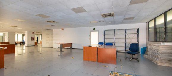  مستودع في Madrid, Spain 1090متر مربع رقم 103613 3