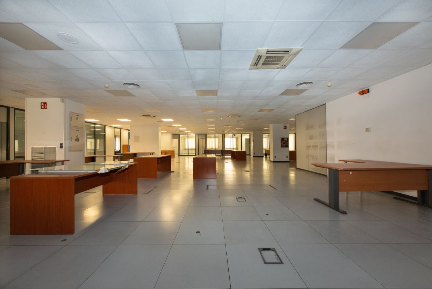  مستودع في Madrid, Spain 1090متر مربع رقم 103613