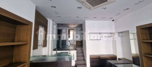 1 room Commercial property in Palermo, Italy No. 40554 3