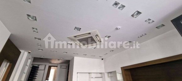 1 room Commercial property in Palermo, Italy No. 40554 12