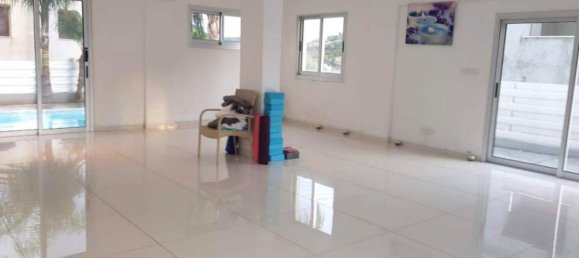 5 bedrooms Villa in Limassol, Cyprus No. 12687 4