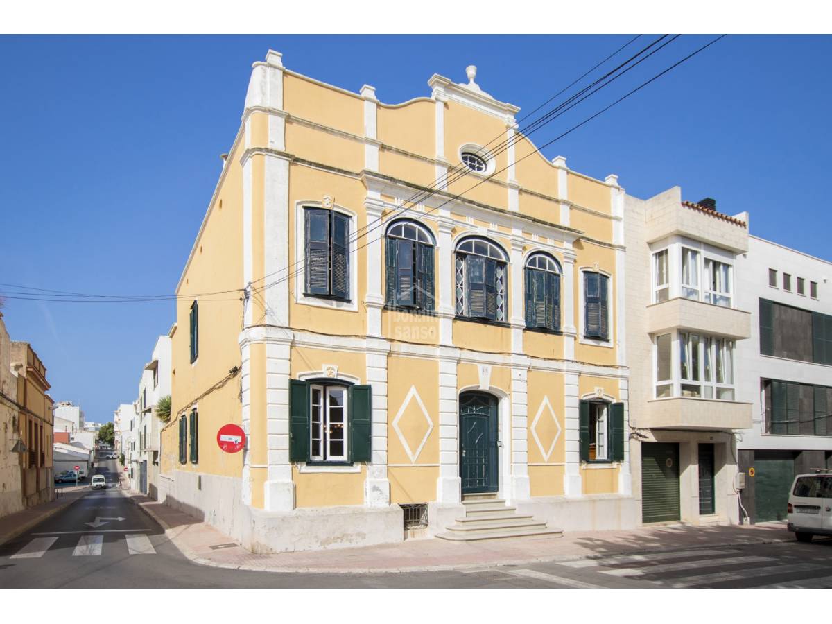 9 bedrooms Townhouse in Mahon, Spain No. 9805
