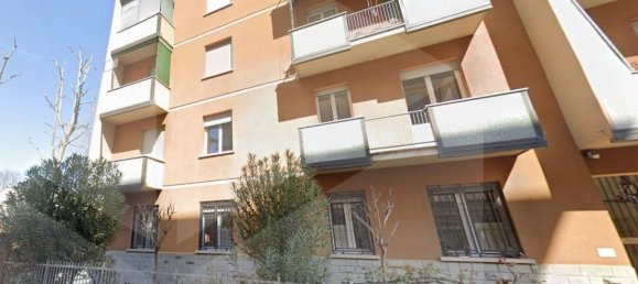 3 bedrooms Apartment in Bologna, Italy No. 24704 10