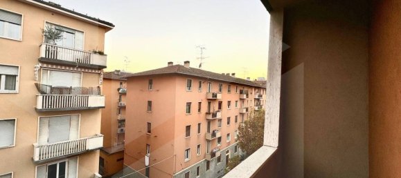 3 bedrooms Apartment in Bologna, Italy No. 24704 11
