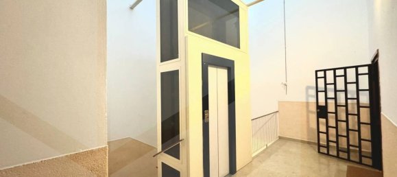 3 bedrooms Apartment in Bologna, Italy No. 24704 6