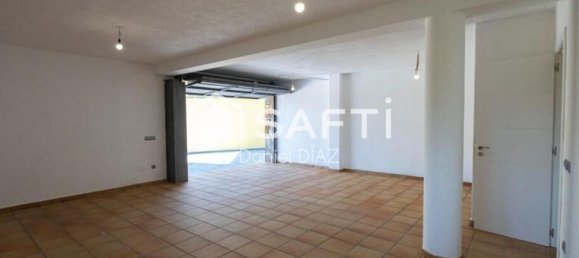 5 bedrooms Villa in Barcelona, Spain No. 176661 4