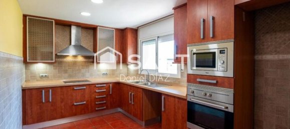 5 bedrooms Villa in Barcelona, Spain No. 176661 10