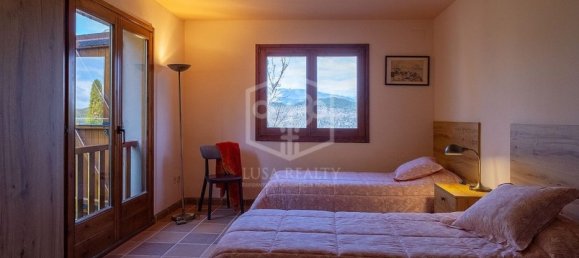 4 bedrooms Villa in Girona, Spain No. 13227 10