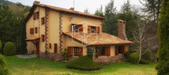 4 bedrooms Villa in Girona, Spain No. 13227 2