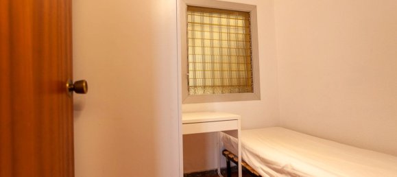 4 bedrooms Apartment in Eixample, Spain No. 174140 13