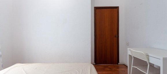 4 bedrooms Apartment in Eixample, Spain No. 174140 10