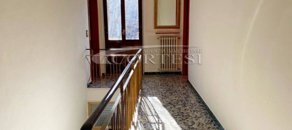 Дом с 9 комнатами в Терре Ровереше, Италия № 223829 4