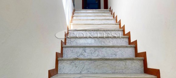 Дом с 9 комнатами в Терре Ровереше, Италия № 223829 2