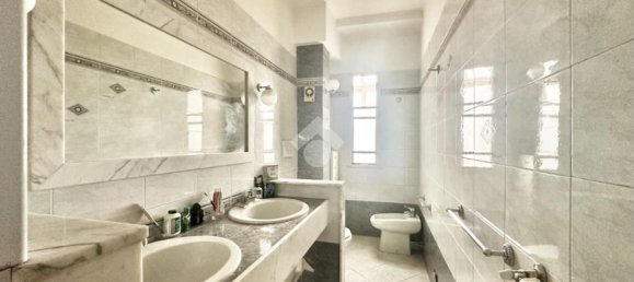 3 rooms Apartment in Turin, Italy No. 1812 7