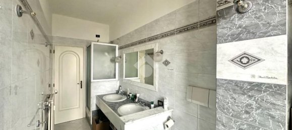 3 rooms Apartment in Turin, Italy No. 1812 6