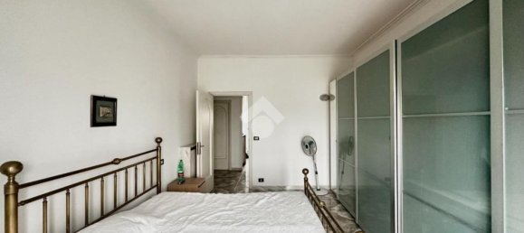3 rooms Apartment in Turin, Italy No. 1812 4