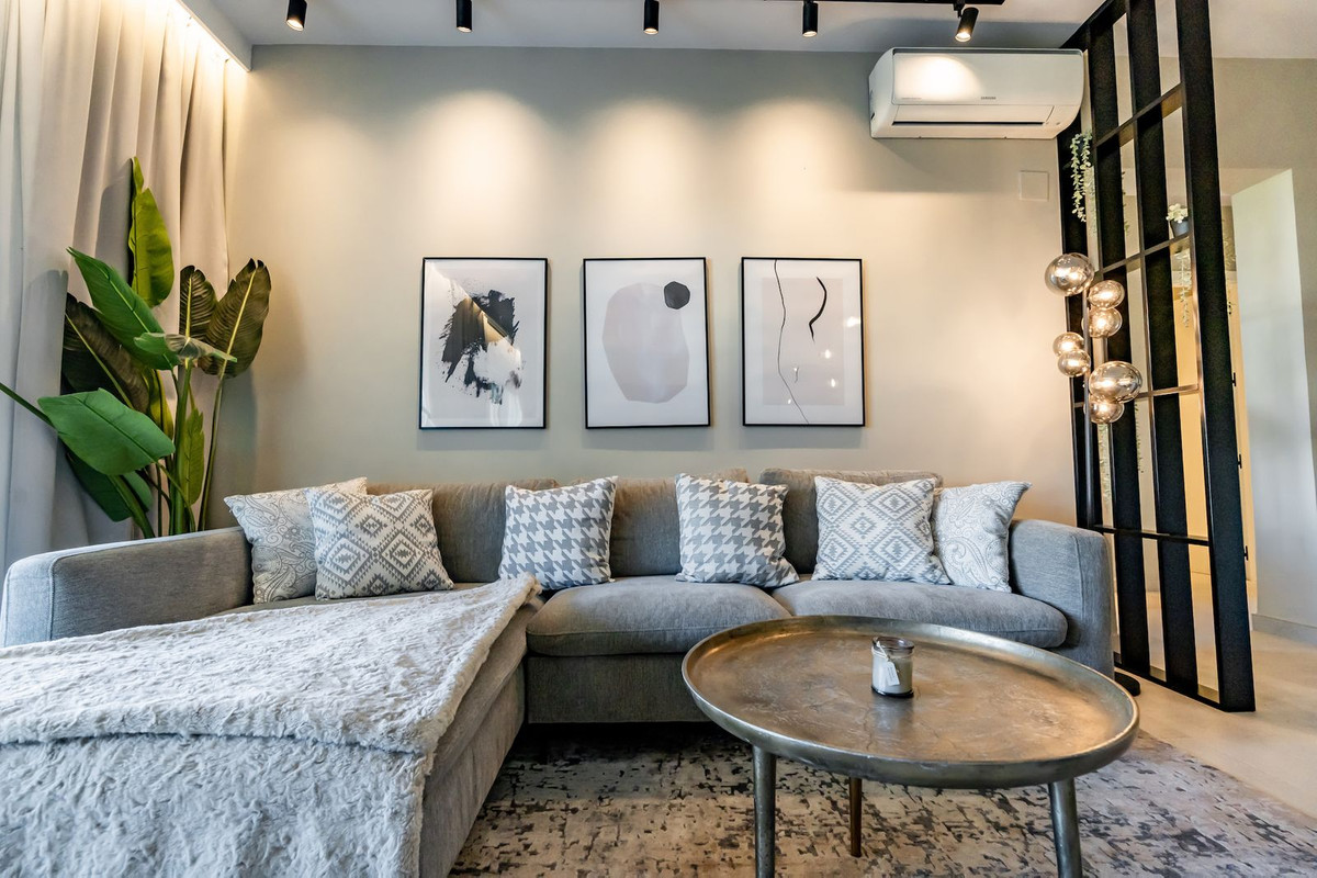 Apartamento de 3 dormitorios en Marbella, Spain No. 115297