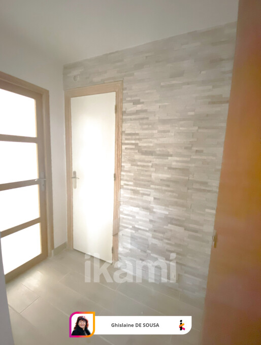 Квартира с 2 спальнями в Нуази-ле-Сек, Франция № 318700