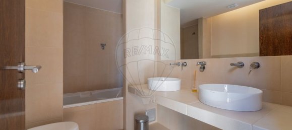 3 bedrooms House in Guia, Portugal No. 25660 27