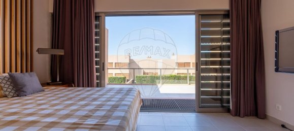 3 bedrooms House in Guia, Portugal No. 25660 20