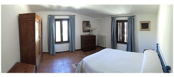 5 bedrooms House in Umbertide, Italy No. 252780 2