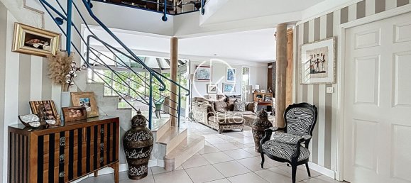 4 bedrooms House in Chasselay, France No. 351676 14