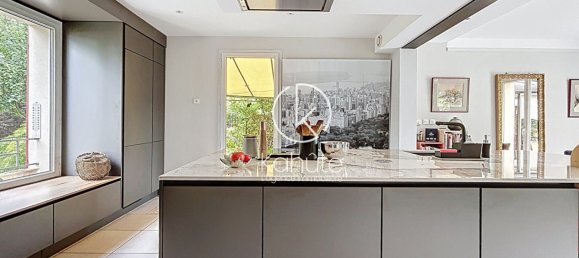 4 bedrooms House in Chasselay, France No. 351676 7