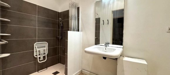 2 bedrooms Apartment in Marseille, France No. 338575 4