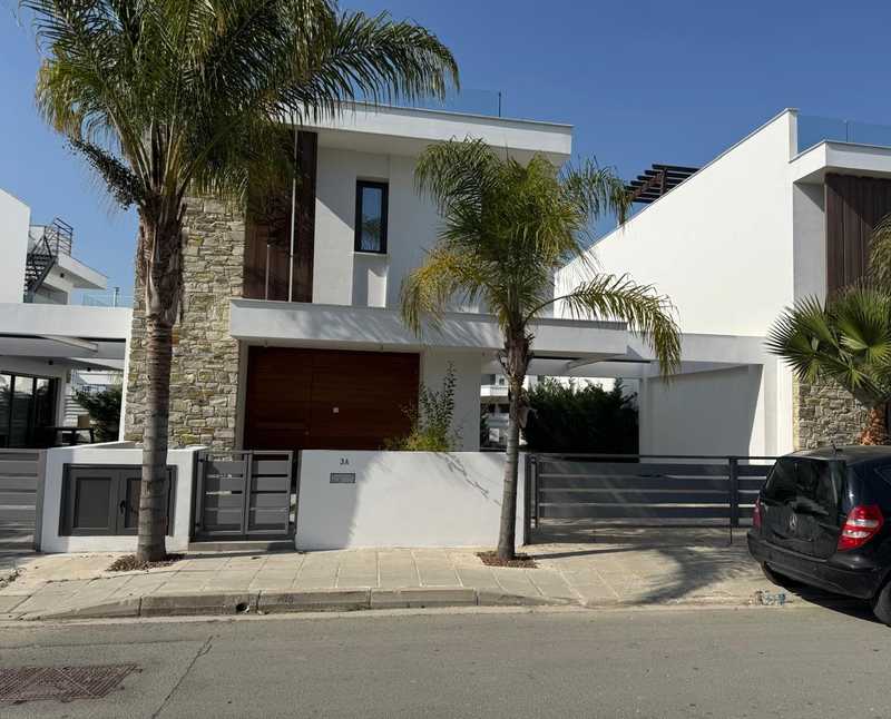 3 bedrooms Villa in Larnaca, Cyprus No. 20450