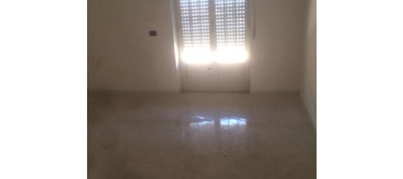 5 rooms Apartment in Qualiano, Italy No. 253425 3