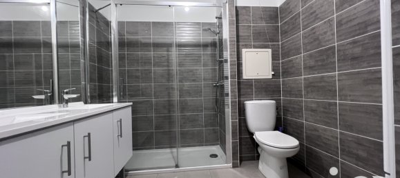 2-salle Appartement à Ozoir-la-Ferrière, France No. 348015 10