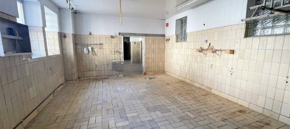 Здание с 7 комнатами в Кассель, Германия № 258561 14