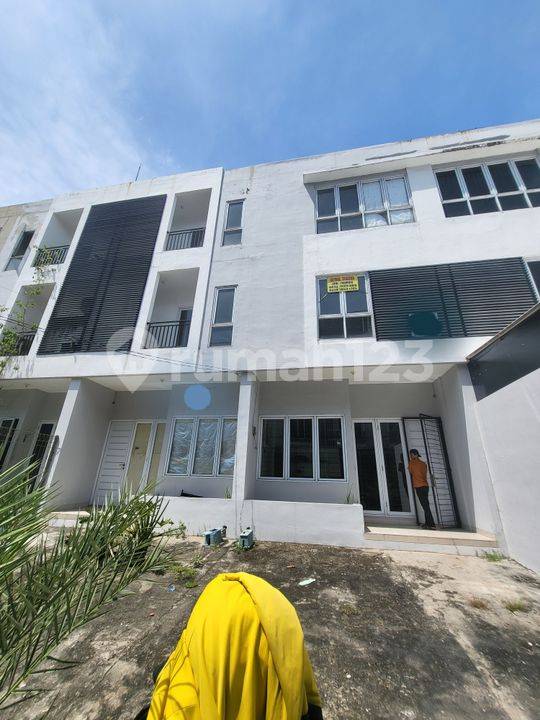 Magasin à Cengkareng, Indonesia 225m² No. 1766